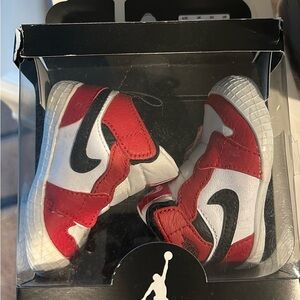 Nike Jordan 1 Chicago Sneakers